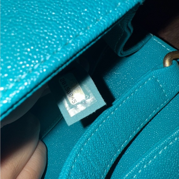 CHANEL Blue Quilted boy bag with Gold Chain - Picture 7 of 8